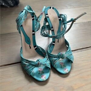 Gucci Women's Blue Floral Heels great condition